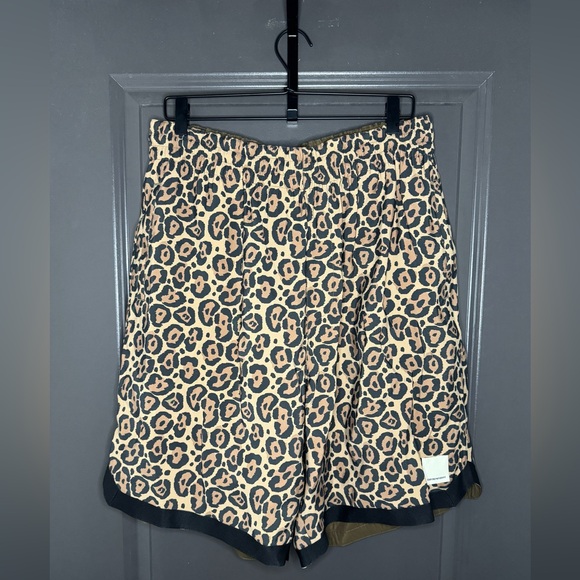 🔥🔥 NWT Emporio Armani Men's Reversible Bermuda Shorts | Leopard Print & Brown - Picture 1 of 15